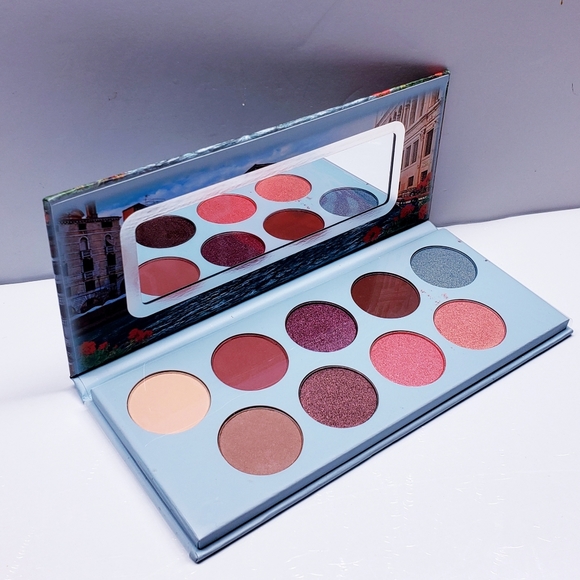 Essence Eyeshadow Palette-CIAO VENEZIA with Mirror- 0.47 oz - Picture 1 of 7